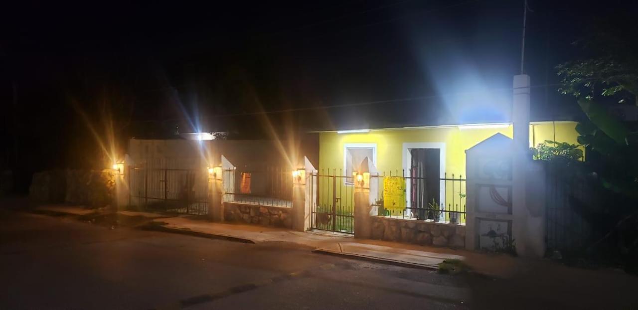 Casa Los Jarochos Валядолид Екстериор снимка